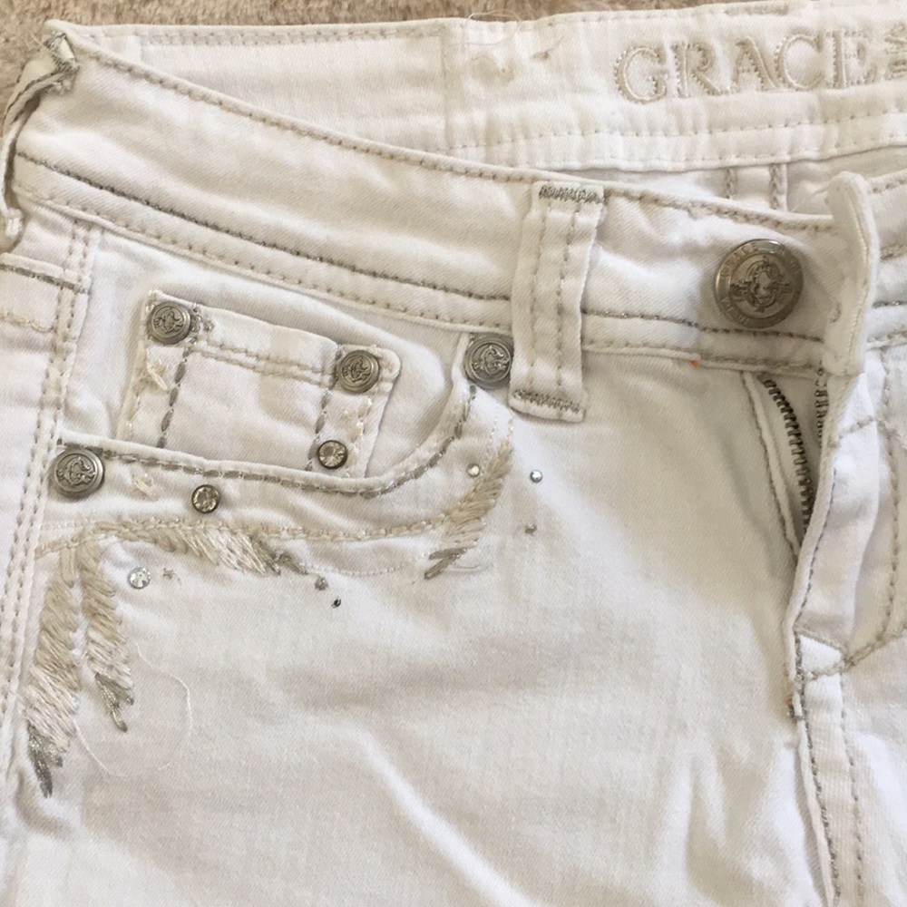 White skinny jeans